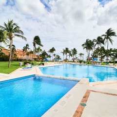 Beach Condo | 2BR | Pool & Comfort