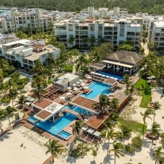 Beachfront Condo | 3BR | Pool & Premium Amenities