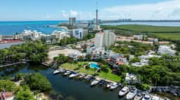 All-in-One Penthouse: Views & Prime Location - Image 5