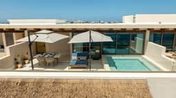 Couples Retreat | Beachfront Rooftop & Jacuzzi - Image 5