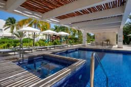 Exclusive Condo | 2BR | Pool & Beach Access - Image 4