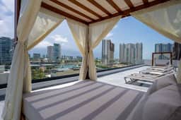 Luxe Apt | 3BR | Rooftop Pool Marina & Shopping - Image 4