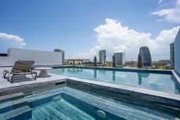 Luxe Penthouse | 3BR | Private Rooftop w/ Jacuzzi - Image 4