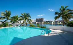 Luxury Oceanfront Condo | 3BR | Pool, Gym & Views! - Image 3
