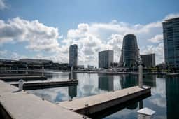 Modern PH - 4BR - Marina & Shopping - Image 3