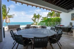 Villa Presidente | 4BR | Oceanfront Luxury Stay - Image 5