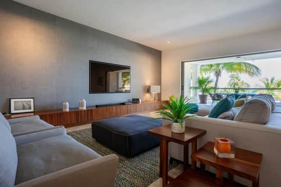 Beachfront Condo | 3BR | Pool & Premium Amenities - Image 3