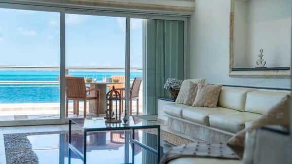 Casa Iguana | 4 BR | Beachfront Family Residence - Image 3