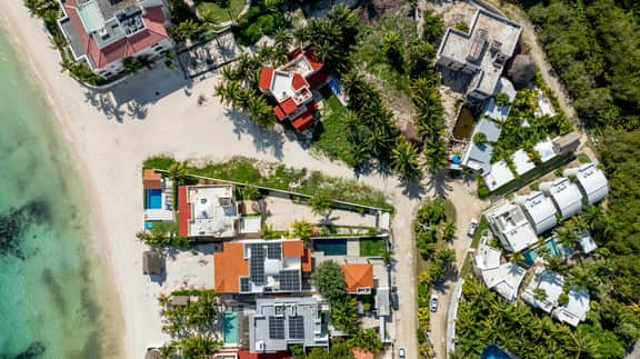 Casa Marea - 2BR - Tropical Vibes & Palm Breeze Oasis - Image 4