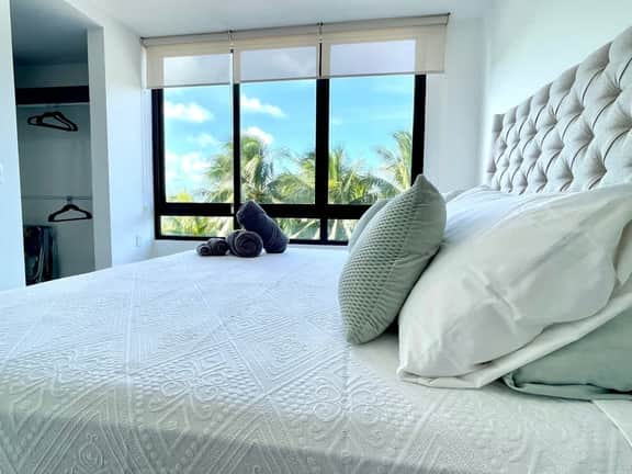 Chic Loft | 1BR | Rooftop Pool & Perfect Location - Image 5