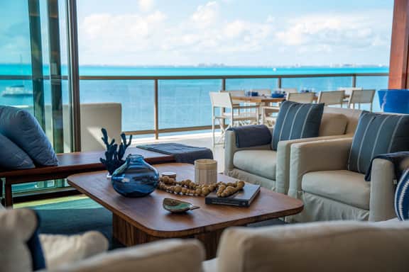 Luxury Escape | 4BR | Beachfront & Ocean Views - Image 2