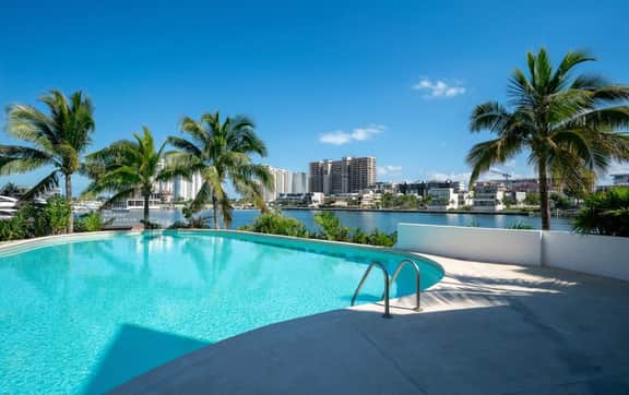 Luxury Oceanfront Condo | 3BR | Pool, Gym & Views! - Image 3