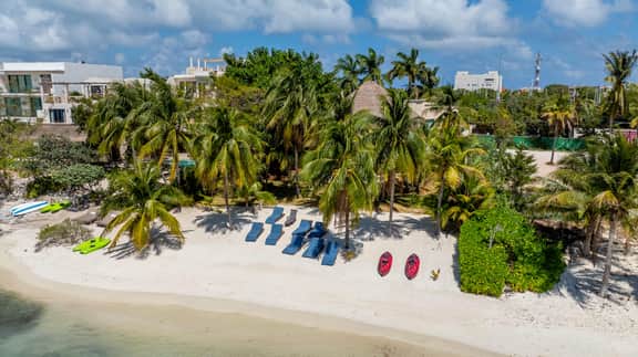 Villa Angela | 4BR | Beachfront & Private Pool - Image 2