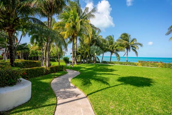 Villa Balam Nah | 6BR | Beachfront Family Oasis - Image 3