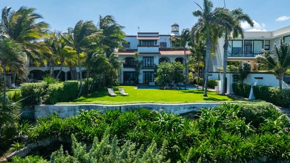 Villa del Sol | 6BR | Exclusive Family Retreat - Image 5