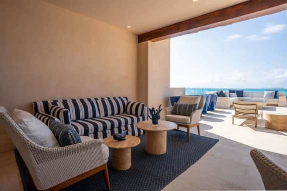 Luxury Penthouse | 9BR | Private Rooftop w/ Pool - Image 5
