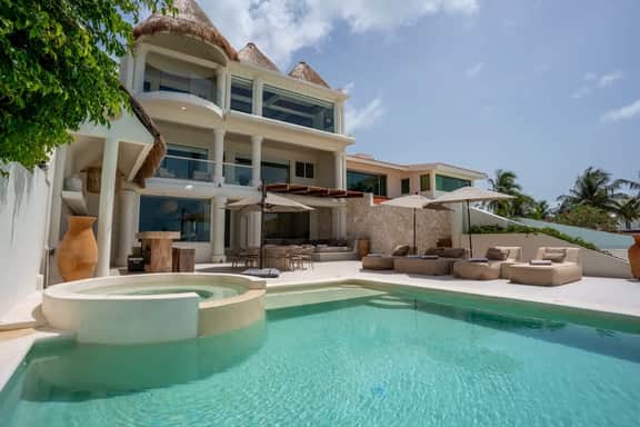 AB del Mar | 7BR | Luxury Beachfront Villa - Image 3