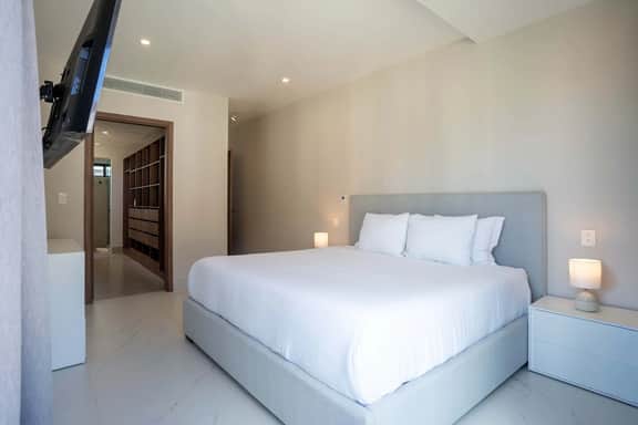 Exclusive Penthouse - 4BR - Private Rooftop - Image 4