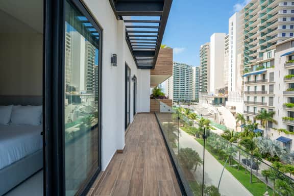 Modern PH - 4BR - Marina & Shopping - Image 5