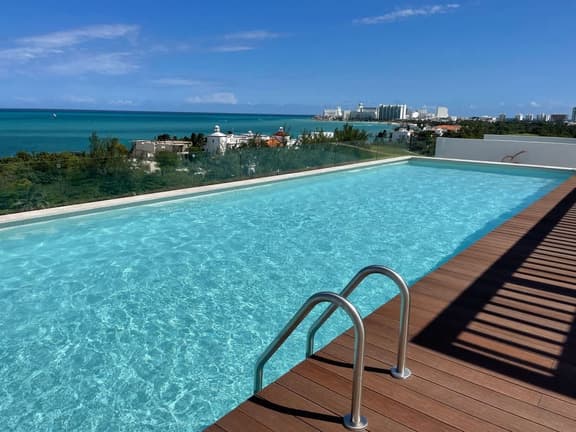 Chic Loft | 1BR | Rooftop Pool & Perfect Location - Image 1