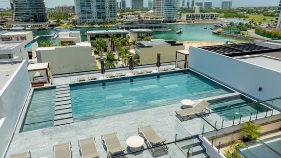 Modern Apt | 4BR | Marina & Beach Access - Image 1