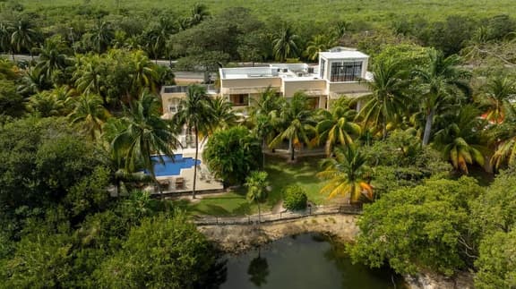 Villa Laguna del Mar | 5BR | Waterfront & Private - Image 1