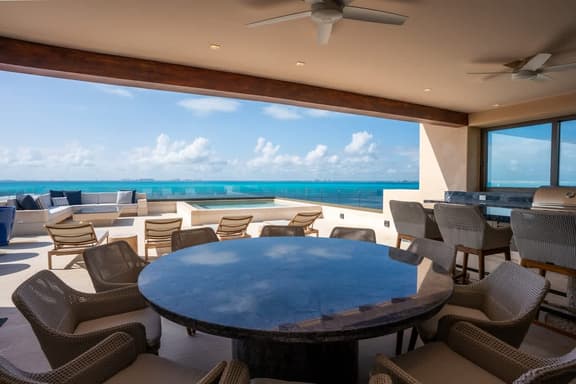 Exclusive Penthouse | 5BR | Private Roof w/ Pool - Image 1