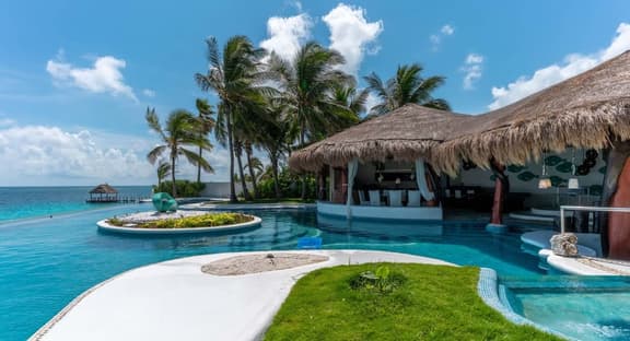 Villa Alma | 7BR | Beachfront Exclusive Villa - Image 1