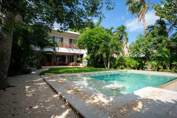 Villa La Ceiba | 5BR | Waterfront Hotel Zone Luxe - Image 1